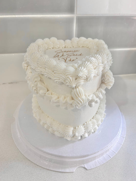 White Retro Heart Cake - Lambeth Piping