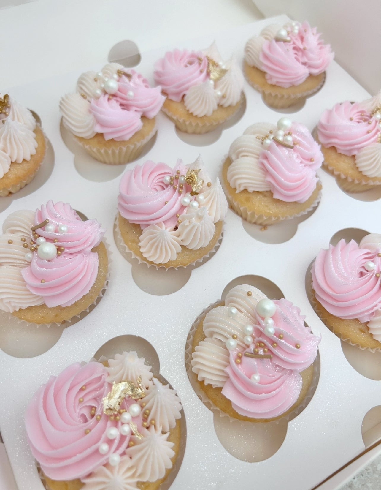 Luxe Piping Cupcakes