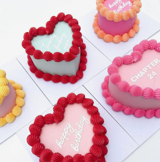 Retro Heart Cake - Simple Piping