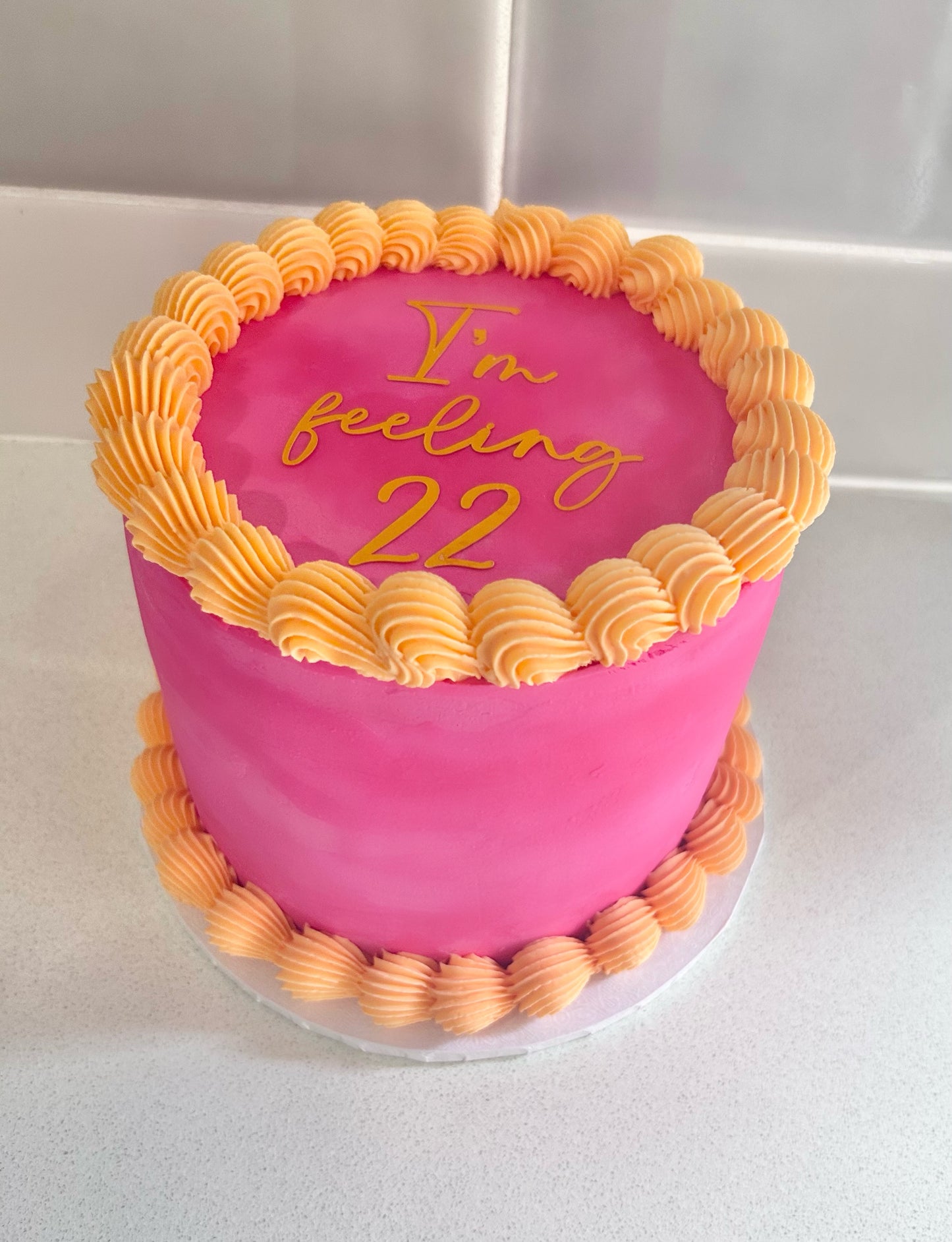 Vintage 2 Tone Round Cake